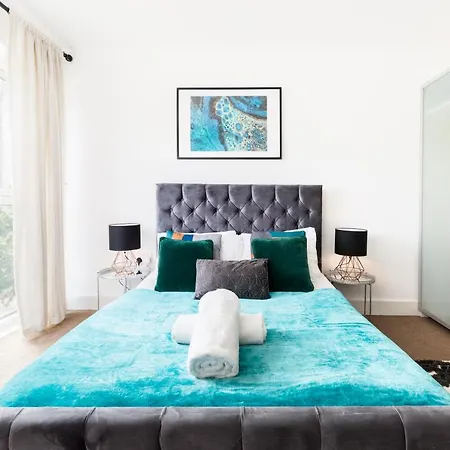 Haus Centre - Balcony - Parking - Smart Tv - Wifi